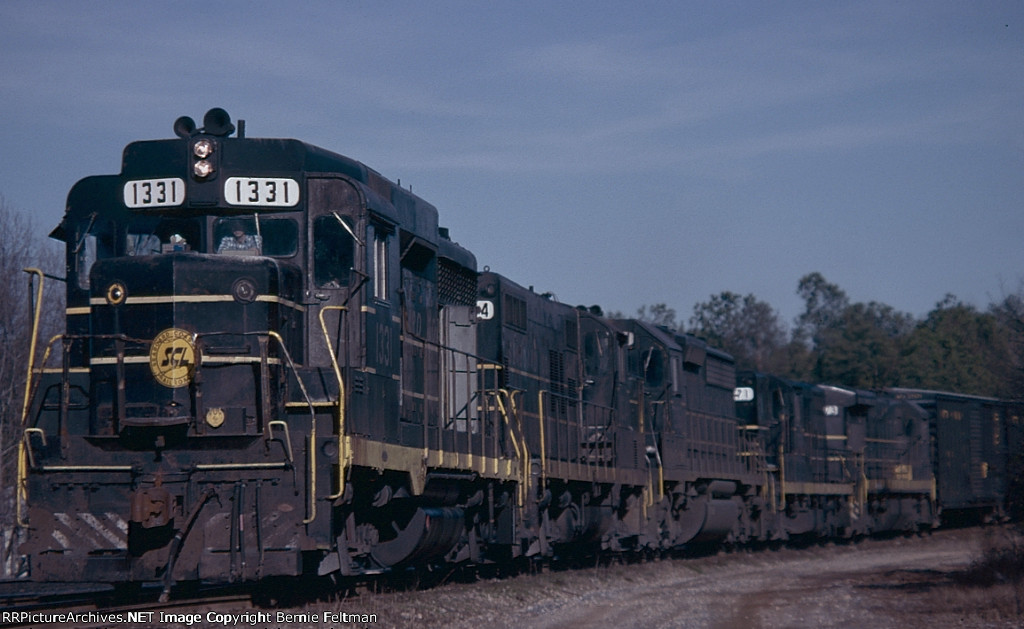 Seaboard Coast Line GP30 #1331 leading SCL train #322 into the yard 